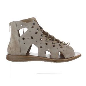 Miz Mooz Womens Florence Tan Gladiators EUR 40 Medium (B, M).